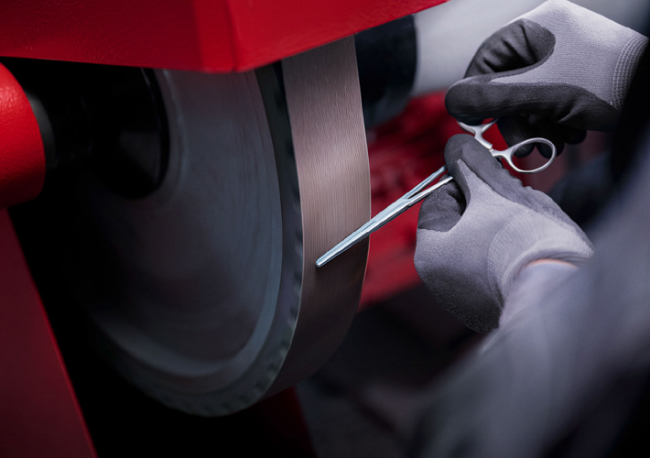 Foto VSM XELERION: la nueva generación de abrasivos estructurados que redefine el lijado de acabado en la industria.