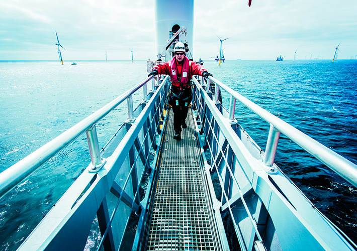 Foto DuPont Sustainable Solutions conduce la formación sobre conciencia del riesgo de los empleados de Siemens Gamesa Offshore