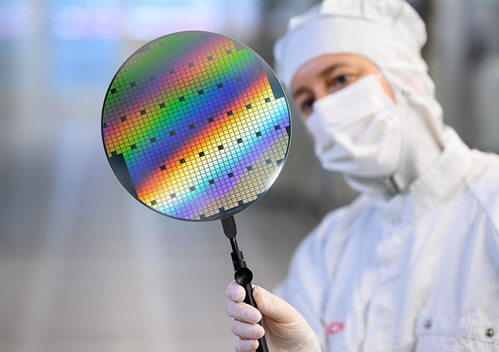 foto Bosch presenta su tercera generación de chips de carburo de silicio (SiC), que ofrecen un 20 % más de rendimiento.