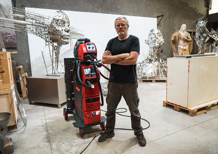 foto Entrevista a Jordi Díez, artista del metal: “Los oficios, como la soldadura, son tareas ancestrales a través de las cuales el ser humano transforma la materia para hacer objetos que necesita, como el arte".