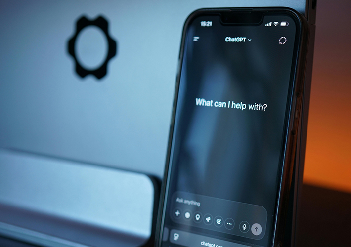 foto Búsqueda V.S. conversión: por qué ChatGPT no puede competir con un buscador interno inteligente.