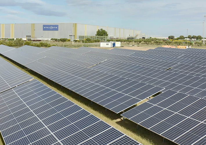 Foto La planta de Stellantis Zaragoza de la mano de Prosolia Energy inicia su proyecto de energía renovable híbrida.