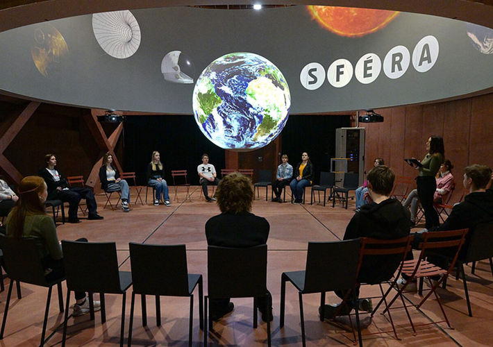 foto PANASONIC INSTALA LA MAYOR ESFERA DE PROYECCIÓN, TRANSFORMANDO LA EDUCACIÓN CON EXPERIENCIAS.