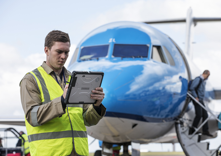 foto PANASONIC OPTIMIZA EL MANTENIMIENTO Y SERVICIO AERONÁUTICO CON SU GAMA TOUGHBOOK EN MRO EUROPE 2024.