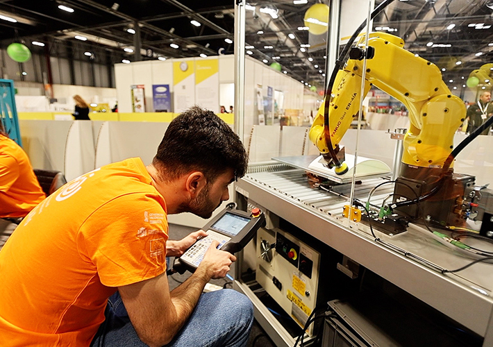 foto FANUC patrocina la competición de robótica industrial en el campeonato europeo de profesiones Euroskills, que se celebrará en Herning, Dinamarca del 9 al 13 de septiembre de 2025.