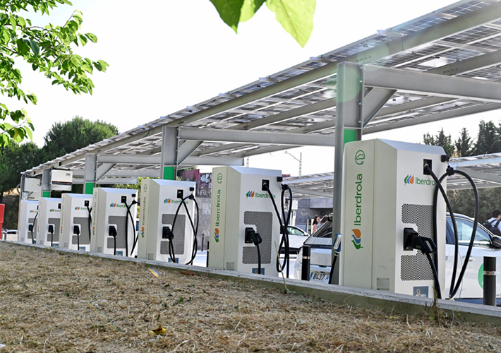 foto Iberdrola y la Comunidad de Madrid inauguran la electrolinera de carga rápida más grande de Madrid.