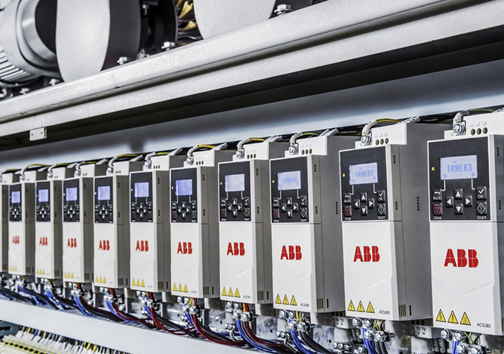 foto ABB presenta los nuevos convertidores ACS180 para una mayor fiabilidad y control de la maquinaria en un tamaño compacto.