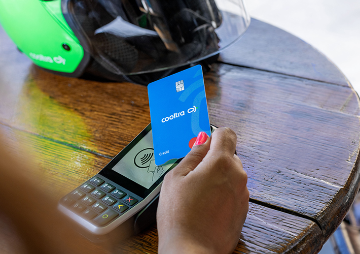 foto Cooltra se asocia con Santander Consumer Finance para lanzar su propia tarjeta de crédito cobranded.