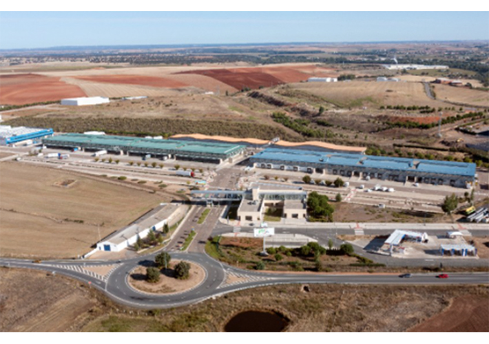 foto noticia Endesa X construye la primera planta solar de Mercasalamanca, que le permitirá cubrir un 35% de la energía que necesita en su centro logístico agroalimentario.