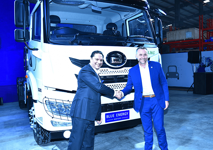 foto THE FIRST NATURAL GAS TRUCK IN INDIA ROLLS OFF THE PRODUCTION LINE, POWERED BY FPT INDUSTRIAL