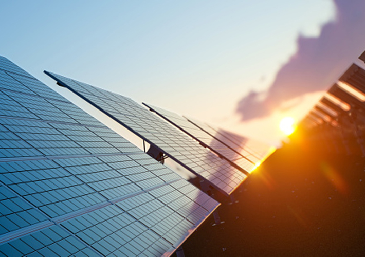 Foto Inversores solares, la pieza clave para la eficiencia energética de una planta solar.