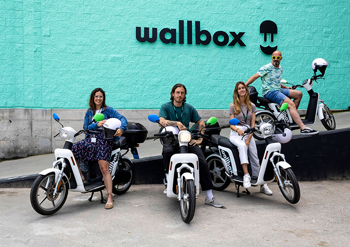 foto Cooltra se alía con Wallbox para implementar su primer motosharing corporativo para empleados.